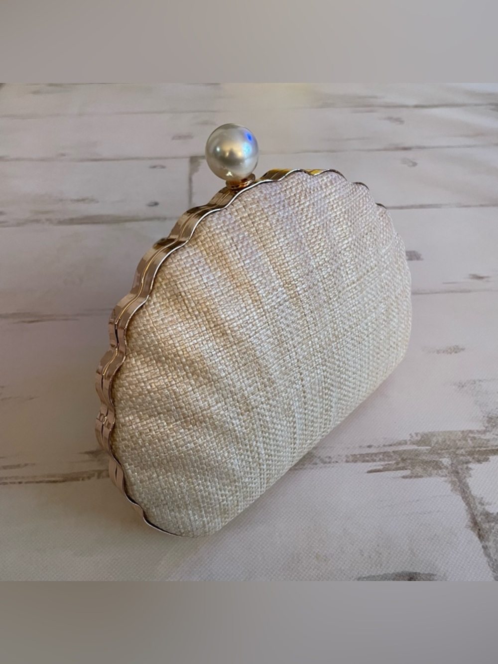 Shiraleah Ariel Minaudiere Seashell Clutch Neutral - Picture 2 of 10